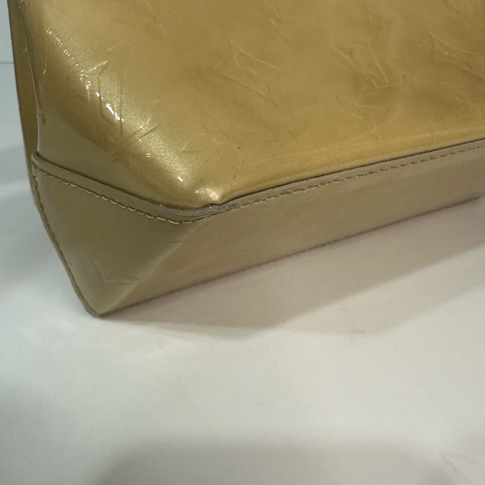 Authentic Louis Vuitton Vernis Reade PM Tote Bag - Picture 8 of 15